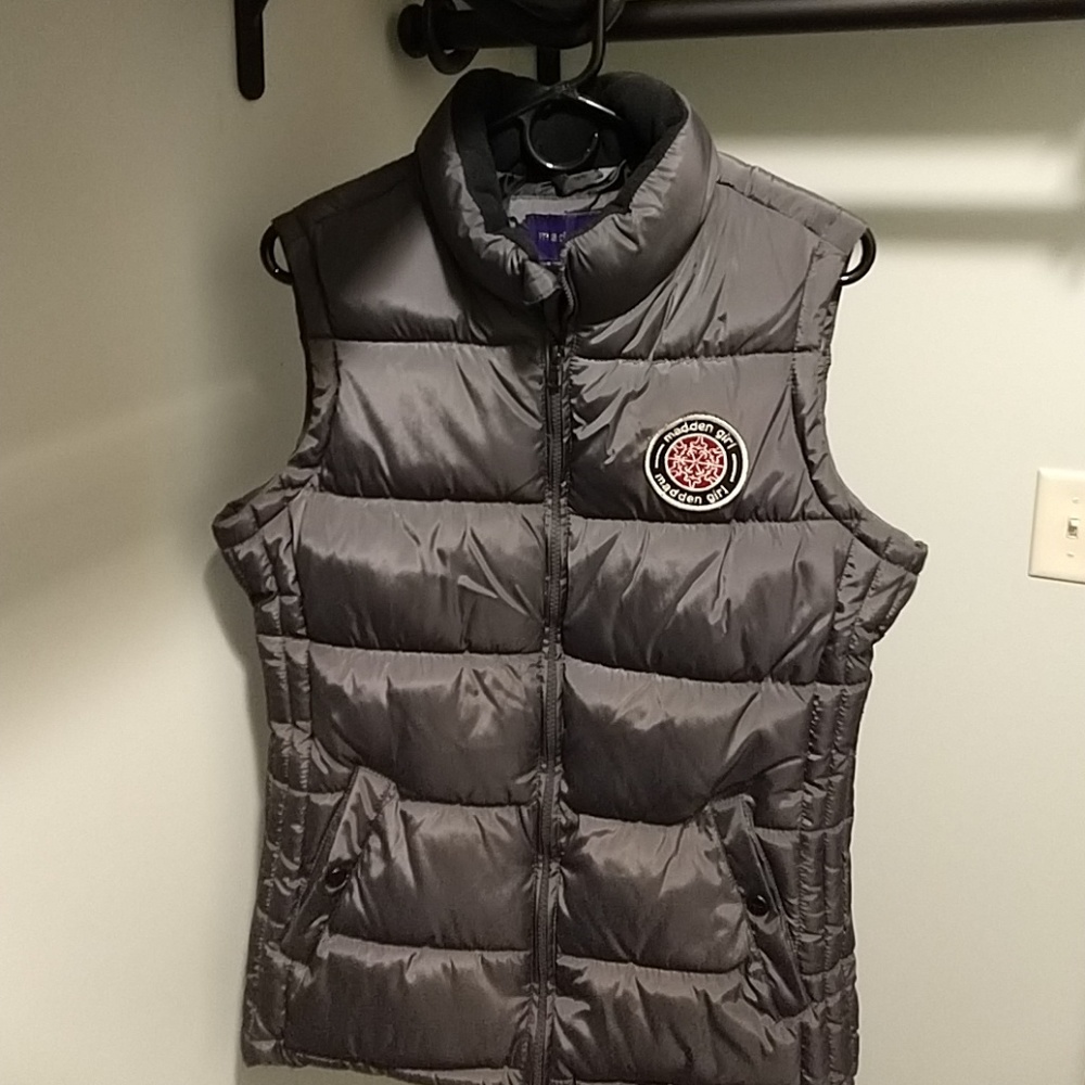 Madden Girl Gray Puffer Vest
